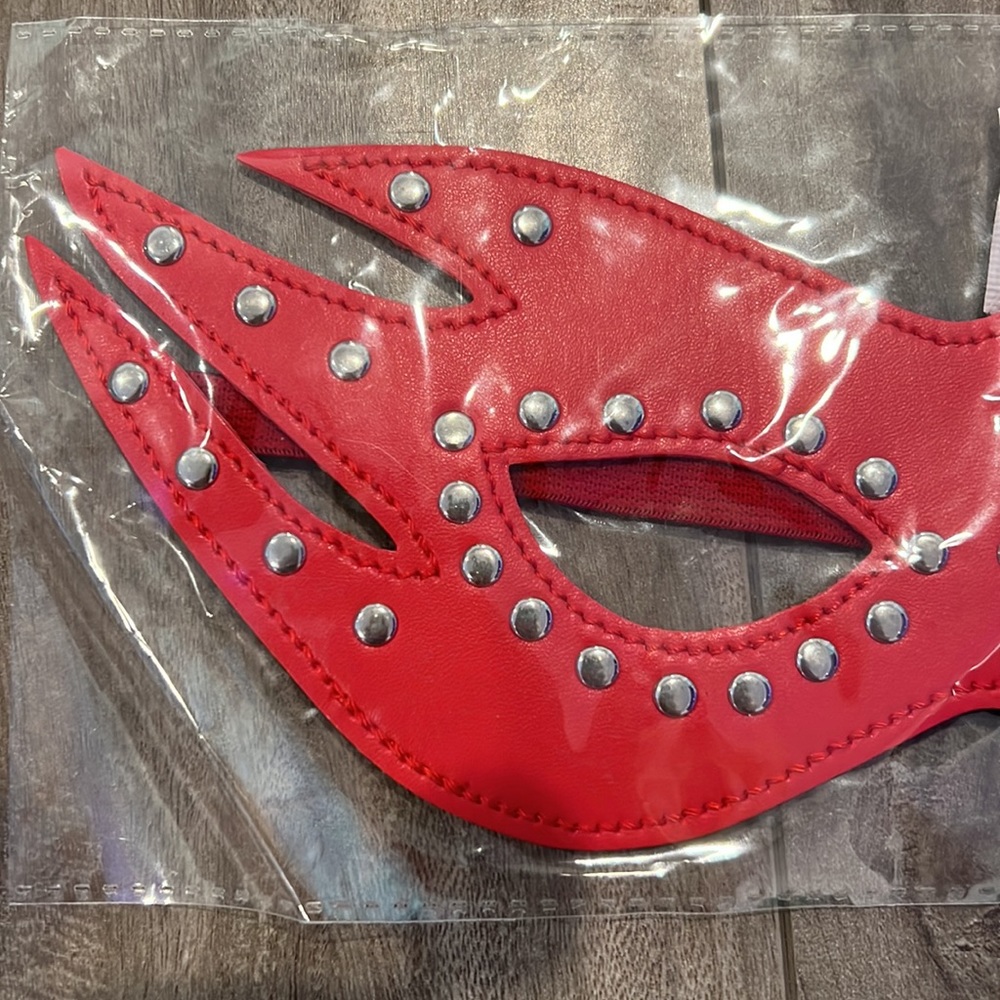 Leather Mask - Picture 3 of 3